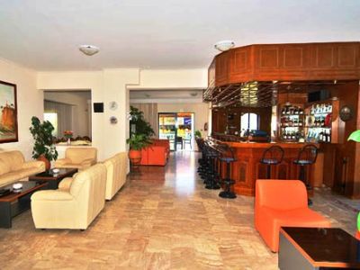 Apellis Hotel Lambi  Bagian luar foto